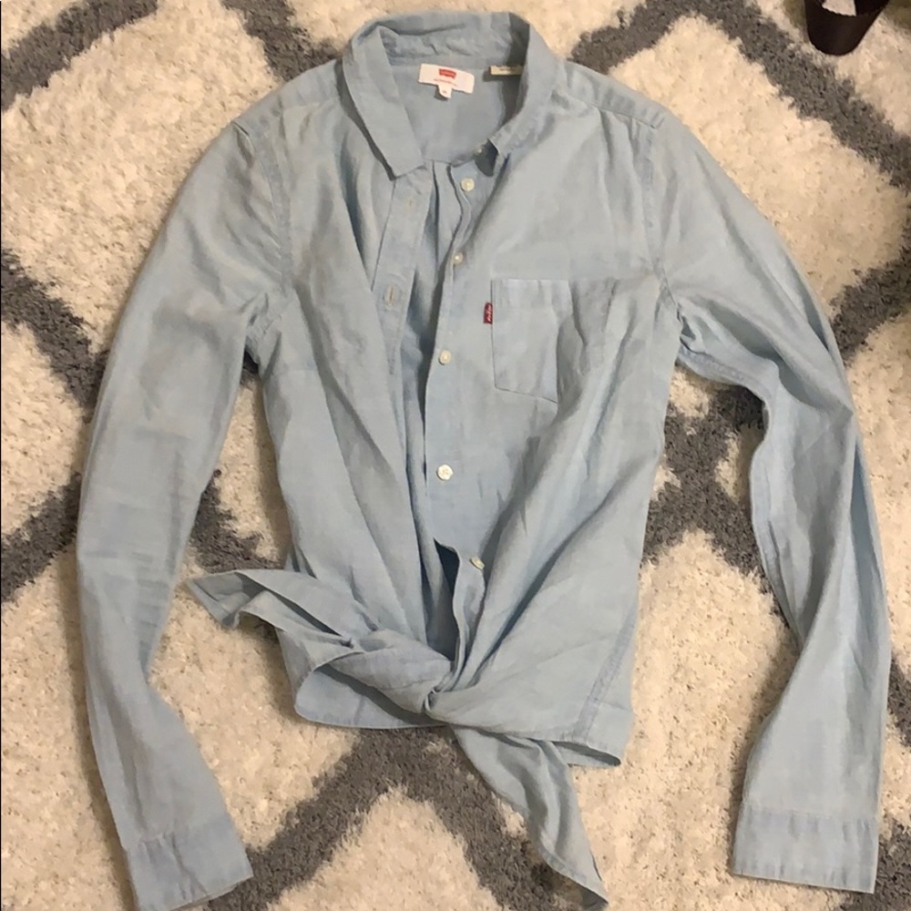 Levi’s chambray button you with tie
